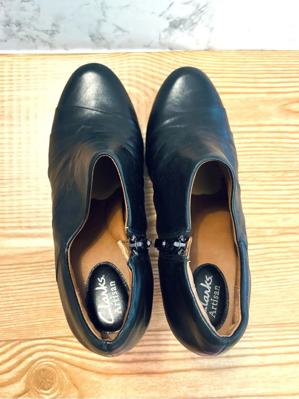 Clarks Artisan Ruched Heeled Ankle Booties Black Leather Size 8.5